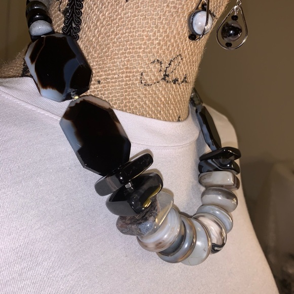 Black n white agate necklace - Picture 3 of 6